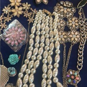 BEAUTIFUL Vintage flower lot necklaces brooches faux pearls rhinestones #3